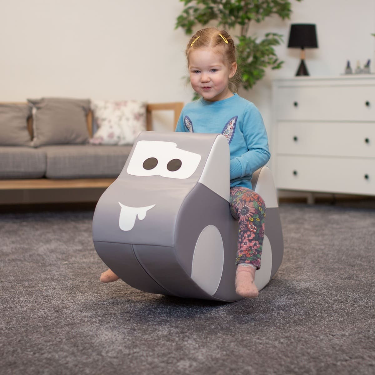 Mīksta rotaļu braucamā rotaļlieta - automašīna