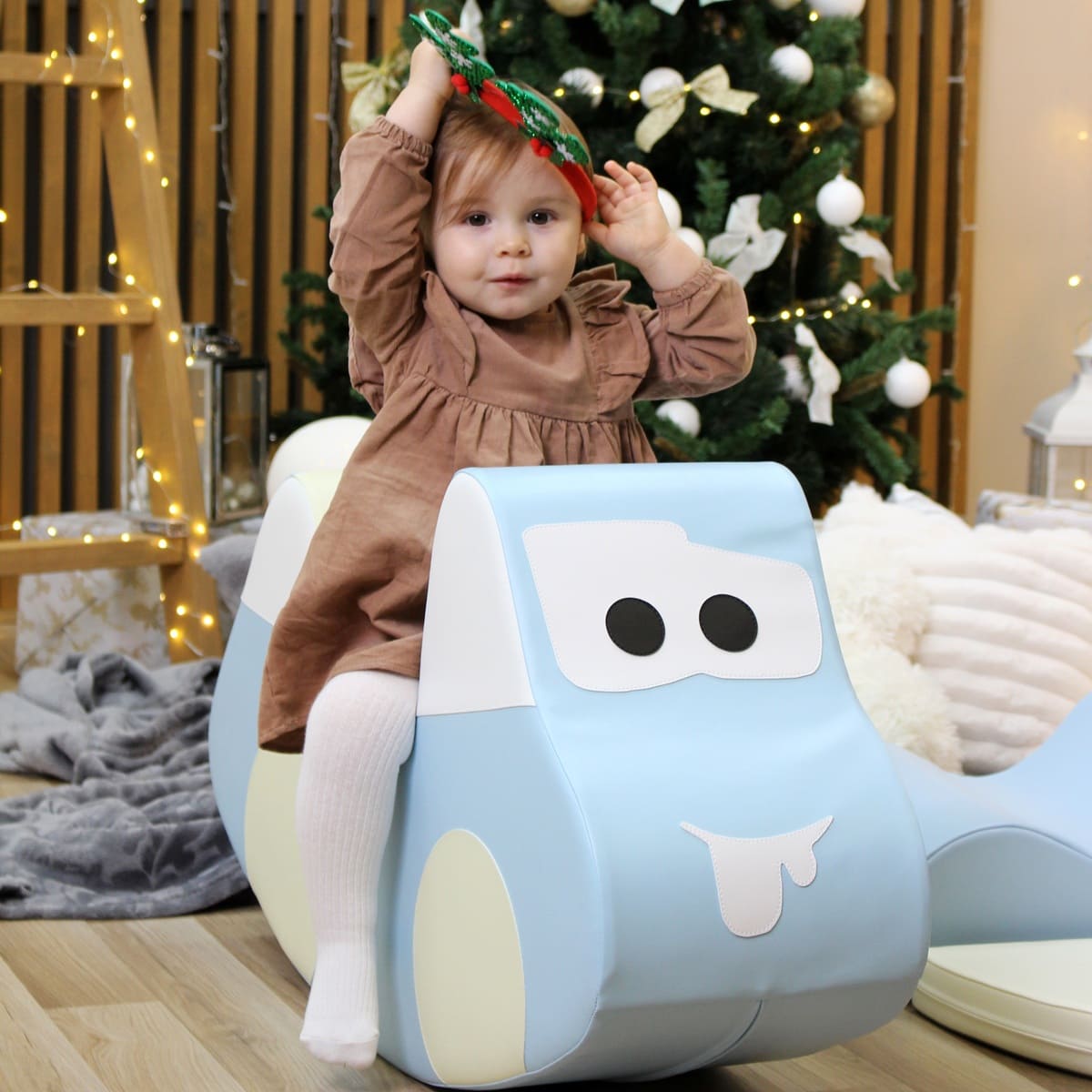Mīksta rotaļu braucamā rotaļlieta - automašīna