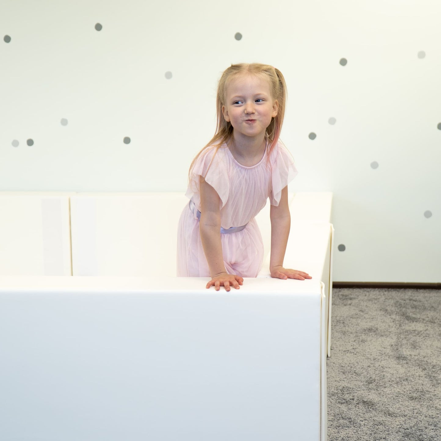 Large Soft Play Ball Pit (240cm)